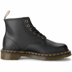Dr. Martens Botte Amphibe 101 en peau vegan noire for Bottes Couleur Noir -Dr. Martens Soldes Magasin 9116996 500 C